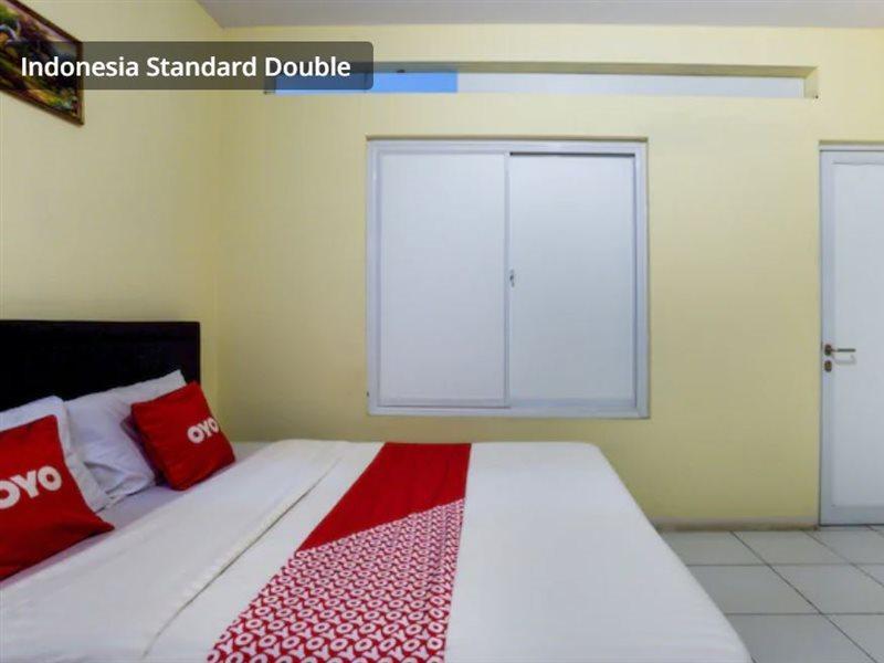 J&B Rooms Pramuka Jakarta Mitra Reddoorz Zewnętrze zdjęcie