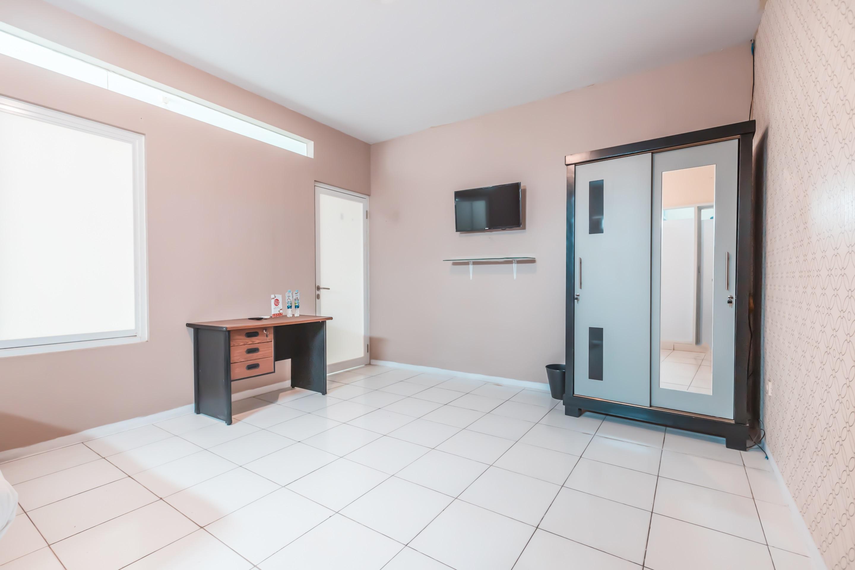J&B Rooms Pramuka Jakarta Mitra Reddoorz Zewnętrze zdjęcie