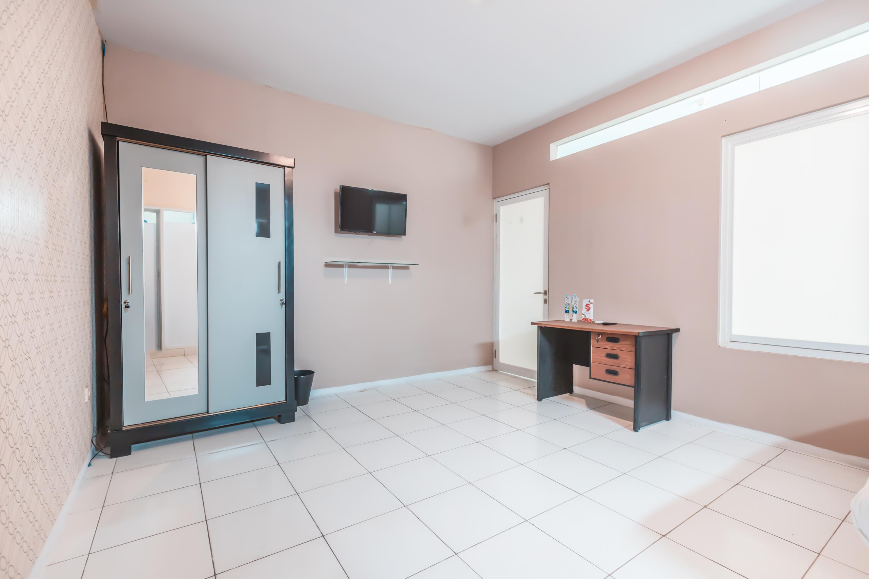 J&B Rooms Pramuka Jakarta Mitra Reddoorz Zewnętrze zdjęcie