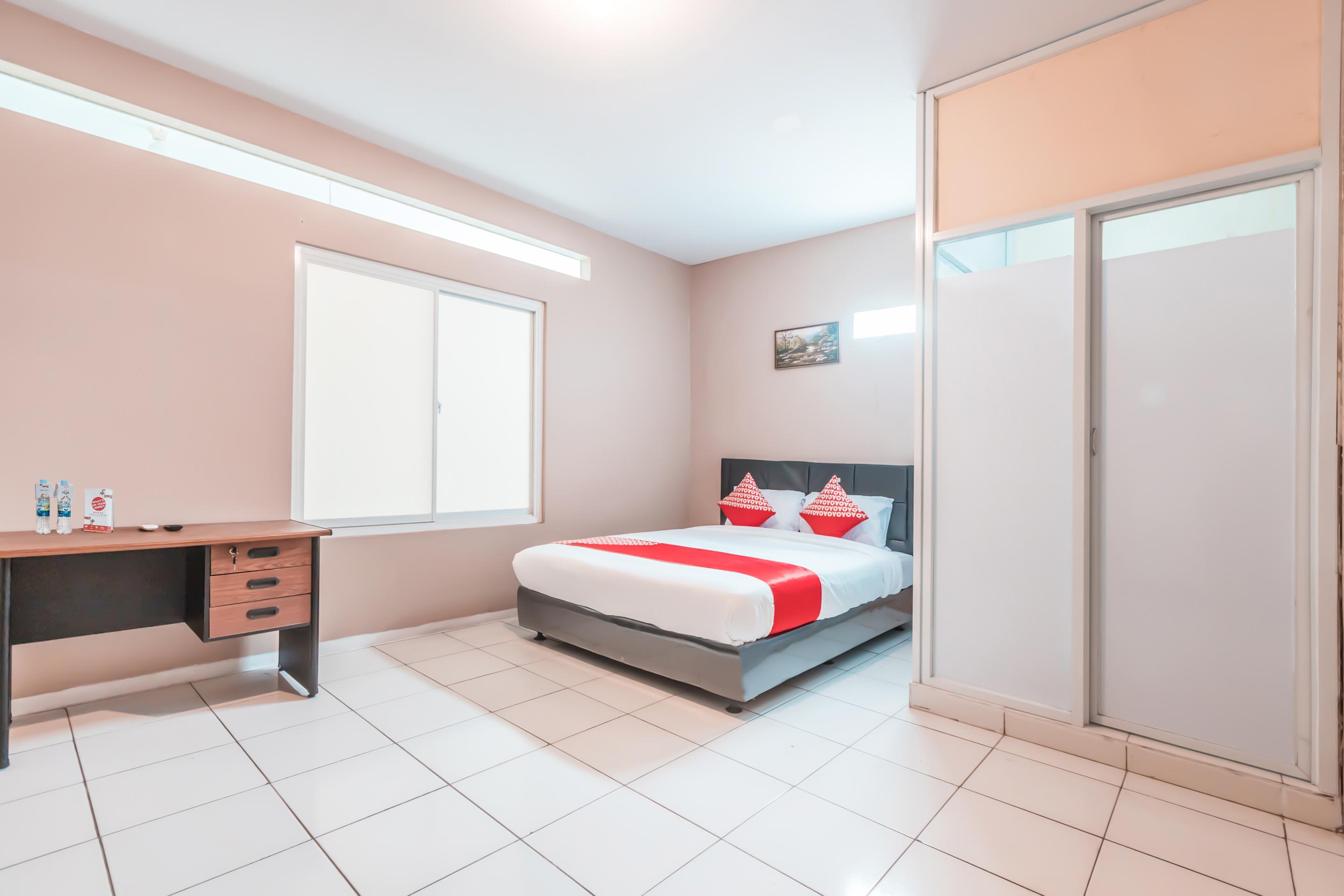 J&B Rooms Pramuka Jakarta Mitra Reddoorz Zewnętrze zdjęcie