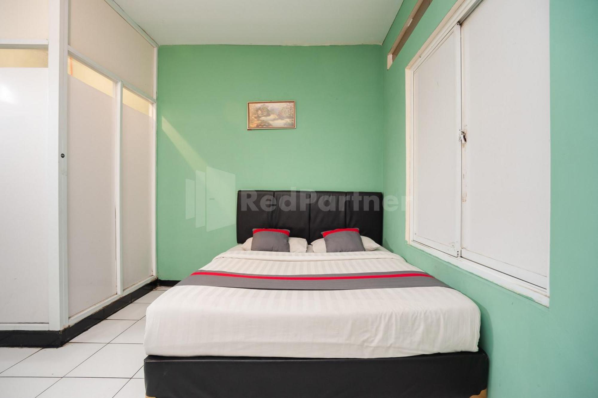 J&B Rooms Pramuka Jakarta Mitra Reddoorz Zewnętrze zdjęcie