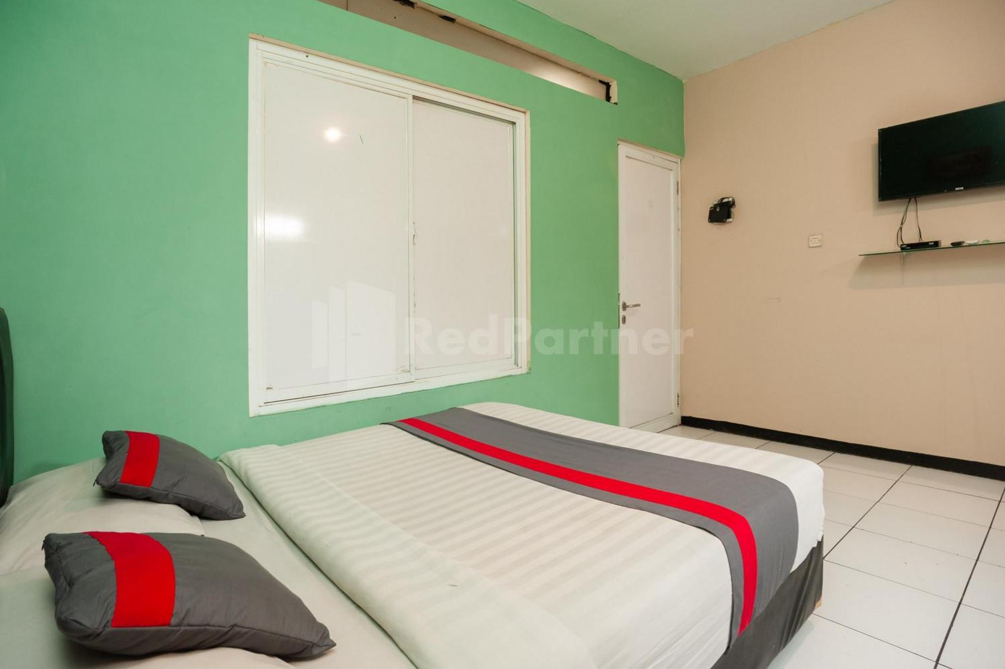 J&B Rooms Pramuka Jakarta Mitra Reddoorz Zewnętrze zdjęcie