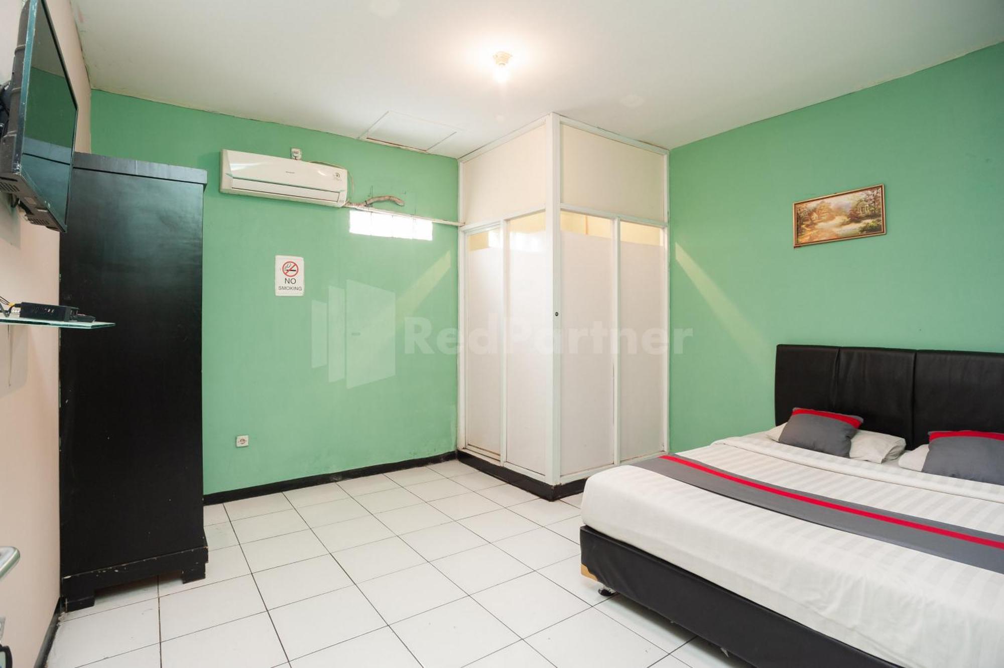 J&B Rooms Pramuka Jakarta Mitra Reddoorz Zewnętrze zdjęcie