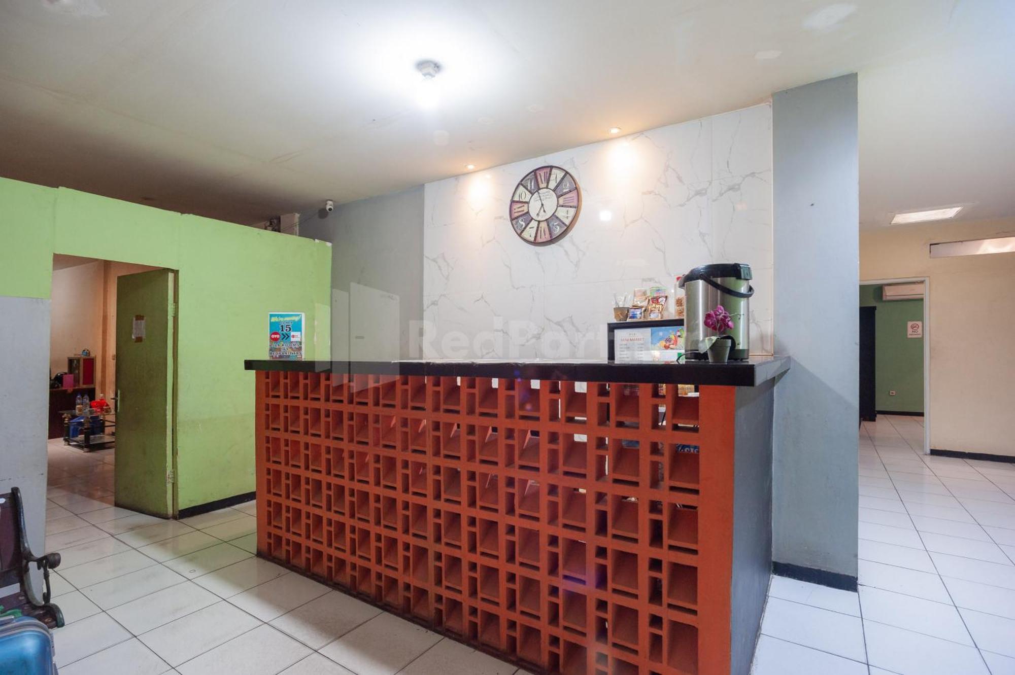 J&B Rooms Pramuka Jakarta Mitra Reddoorz Zewnętrze zdjęcie